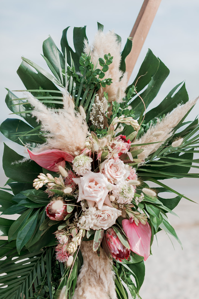 tropical wedding flowers